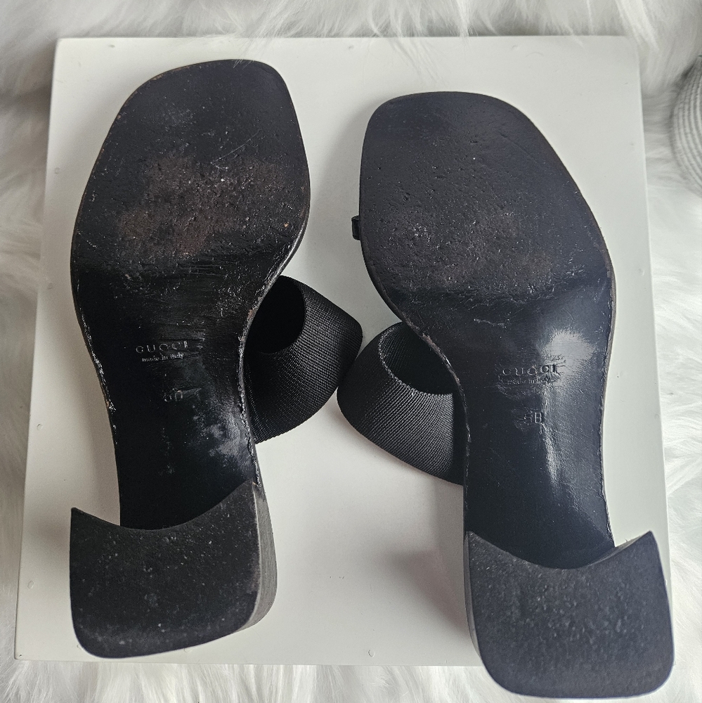 Gucci Black Patent Leather Block Heel Sandals with Elastic Strap - Picture 6 of 14